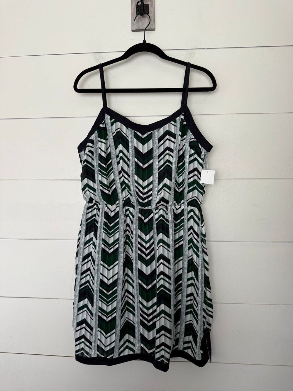 Grayson Women’s Large Spaghetti Strap Chevron Mini Dress New